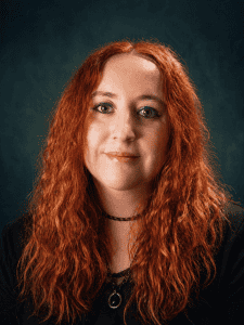 Enide, tarotista intuitiva y canalizadora de El Otro Lado Tarot